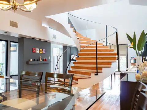 VENTA CASA 3 DOMITORIOS CON JARDIN EN ALBERDI