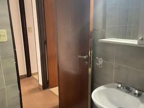 Alsina 2200, Piso 2