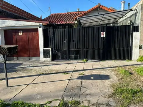 CASA 3 DORMITORIOS -  GERLI