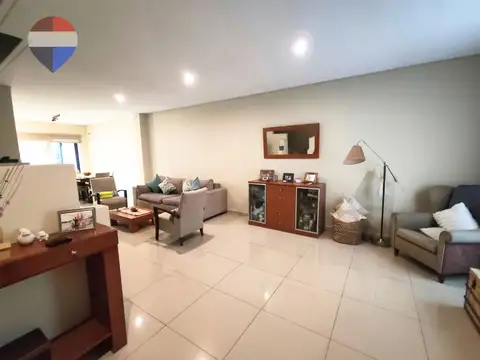 Casa en Venta con 4 cocheras