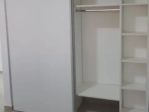 Av Ricardo Balbin 2100