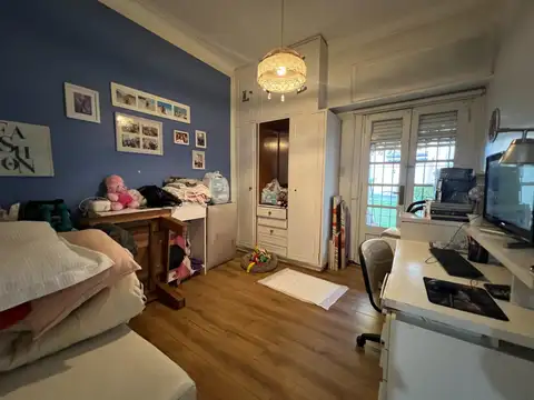 Casa en venta Castelar sur.