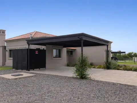 La Trinidad- Casa En Alquiler