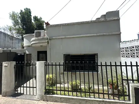 Casa en Munro – Lote propio 8,66 x 17,32 – 3 ambientes de época terraza ampliable