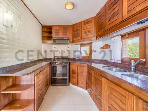 VENTA CASA 4 AMB. CON QUINCHO, JARDÍN Y PILETA | LAS PRADERAS DE LUJÁN