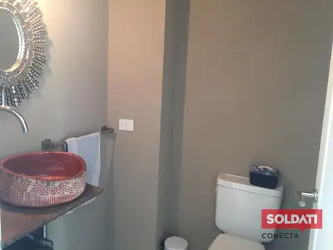 Casa 6 ambientes con 2 baños
