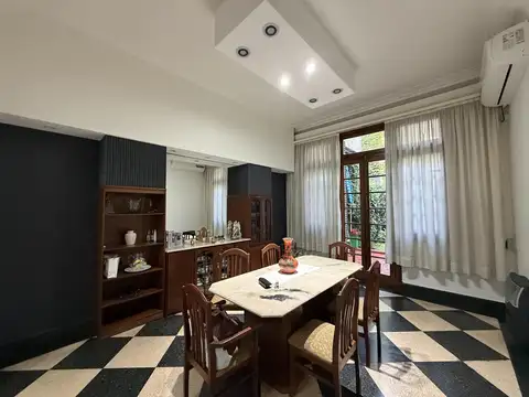 Casa 7 ambientes con 3 baños