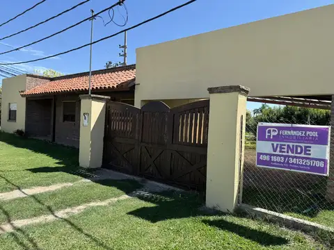Casa en Esquina Acequias Roldan