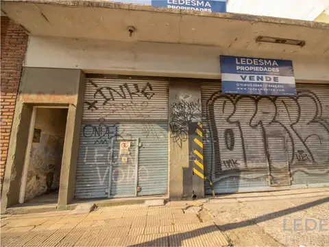 LOCAL  CON CASA A REFACCIONAR  SOBRE LOTE DE TERRENO 433M2
