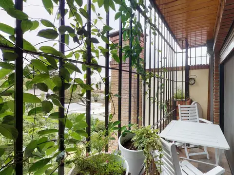 Casa en Venta con 4 cocheras