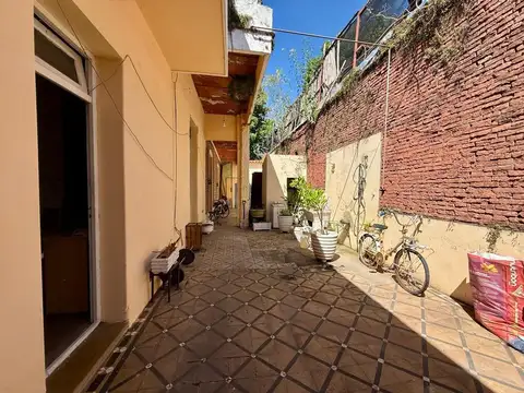 Casa 6 ambientes con 1 baño