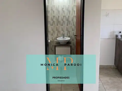 Casa en Alquiler con 2 cocheras