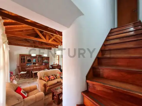 Casa 5 ambientes con 2 baños