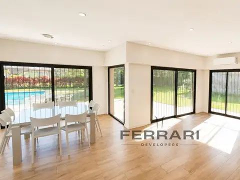 Casa en Alquiler con 2 cocheras