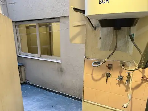 José Andrés Pacheco De Melo 1900, Piso 1