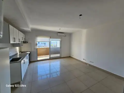 VENTA DEPTO 2 AMB EN SENDERO NORDELTA CON COCHERA