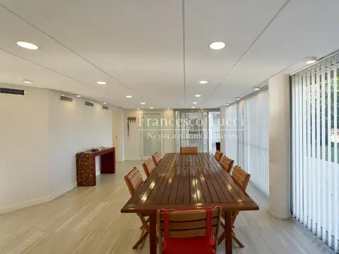 Casa 5 ambientes con 3 baños