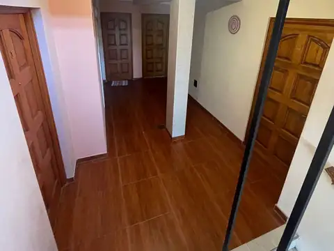 Venta de Edificio con 2 Galpones y 4 Departamentos