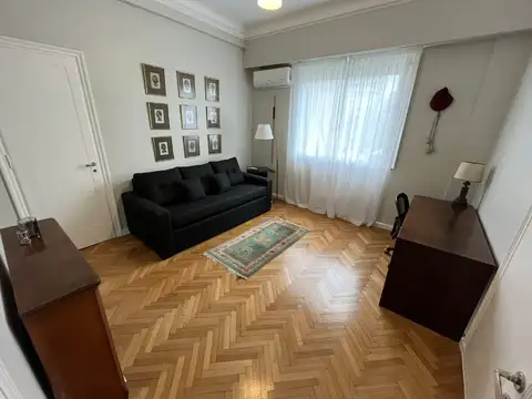 Alquiler Amoblado - Montevideo 1400 - Excelente Piso - Vista abierta a la Plaza - 4 dormitorios