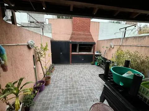 Depto Tipo Casa en Venta con 1 cocheras