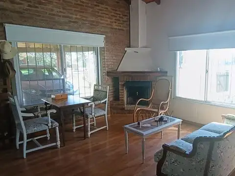 Casa Alquiler 3 dormitorios Barrio Cerrado