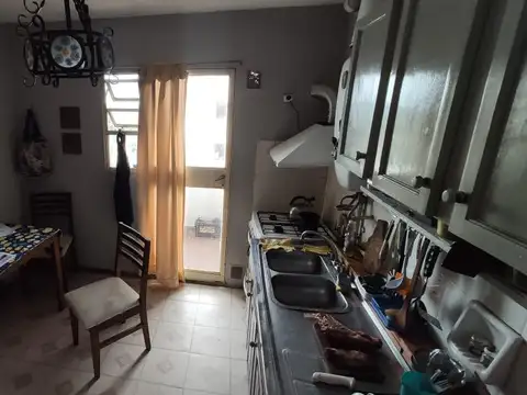 Departamento 6 ambientes con 2 baños