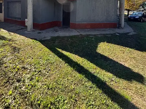 Hermosa casa de esquina.