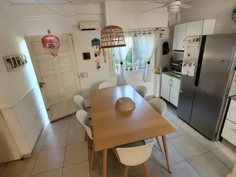 Hermoso PH de 4 amb en 2 plantas con patio y parrilla. Impecable 