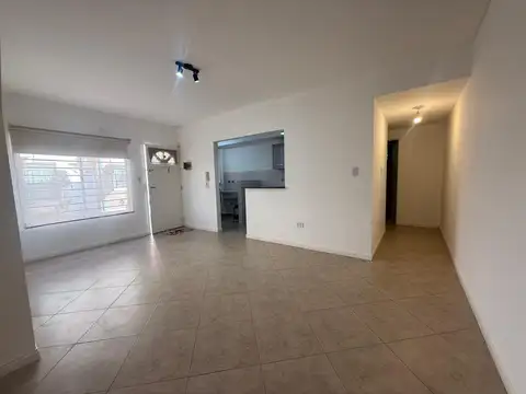 Departamento en Alquiler en Villa Ballester, $ 680.000