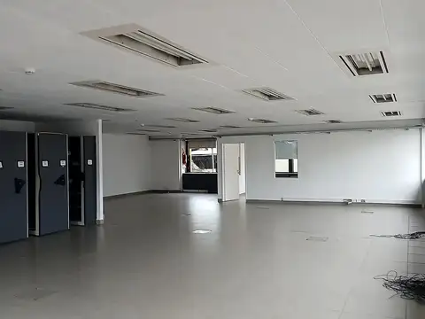 Esmeralda 100, Piso 7