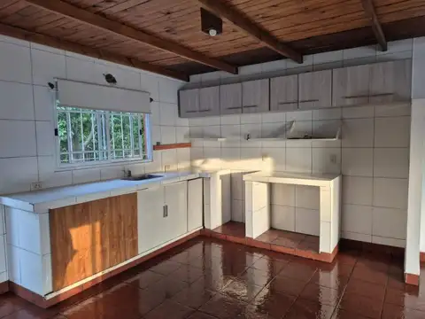 Casa 3 ambientes con 1 baño