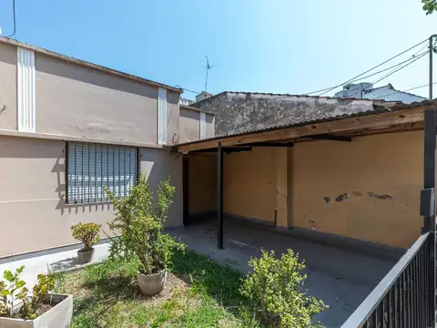 CASA DE 2 DORMITORIOS EN VENTA EN LA PLATA