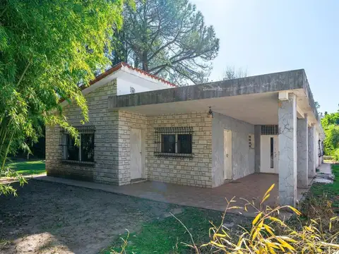 Casa 6 ambientes con 2 baños