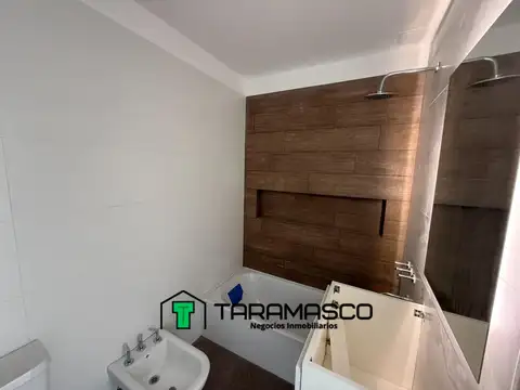Depto Tipo Casa 2 ambientes con 2 baños