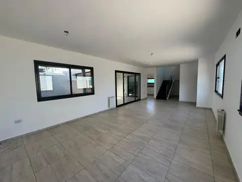 Casa en Alquiler de 3 dormitorios