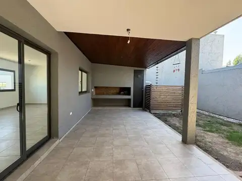 Alquilo Duplex 3 dorm.3 baños.En Valle Escondido.Las Moras. Pileta y Sum