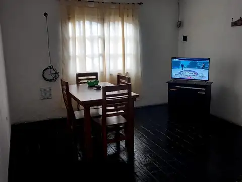 "AMPLIO DEPARTAMENTO EN PRIMER PISO"