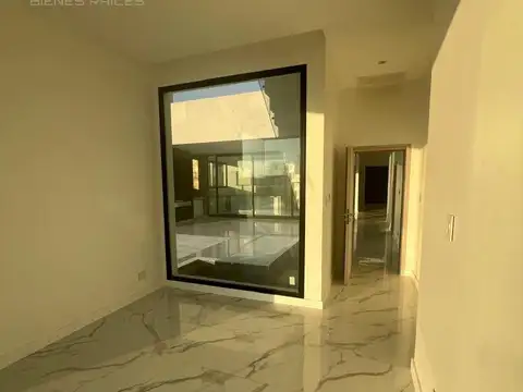 Casa 4 ambientes con 3 baños