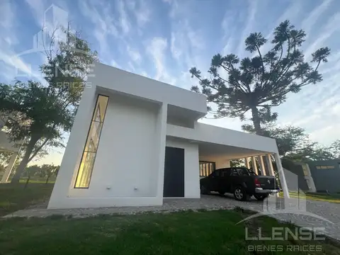 Casa 4 ambientes con pileta en alquiler - Magallanes