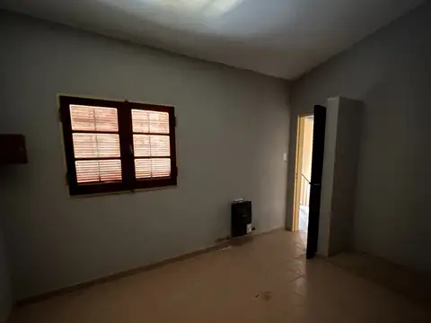 Casa en Alquiler con 1 cochera