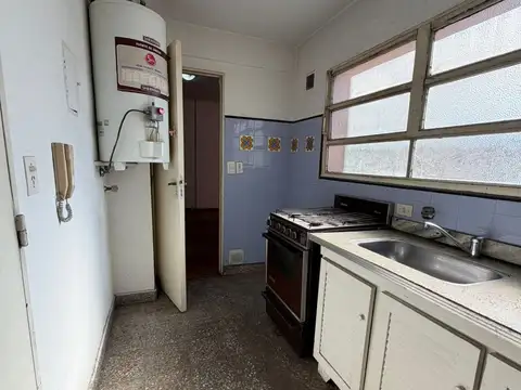 Hipolito Yrigoyen 9100, Piso 7