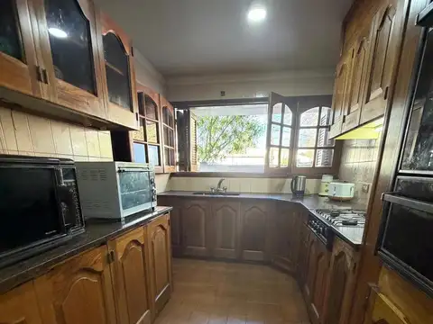 OPENHOUSE vende hermosa casa en pleno corazon de la Quinta Sección.