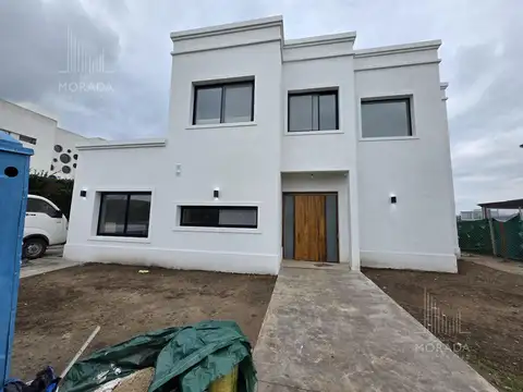 Casa de 5 ambientes en venta en Canton Puerto