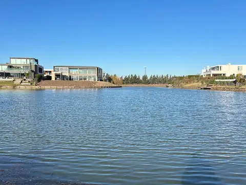 Lote al  AGUA al agua en Virazón Nordelta