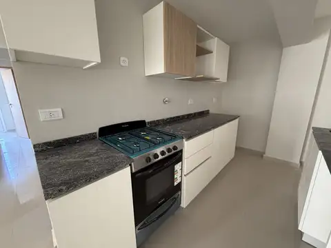 Departamento en Alquiler en Lanús Este, $ 1.300.000