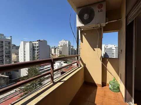 Departamento en Venta Con balcón Luminoso en Villa Crespo