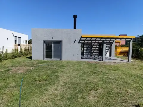 Casa en Venta en Pilar del Este - Santa Emilia, USD 153.000