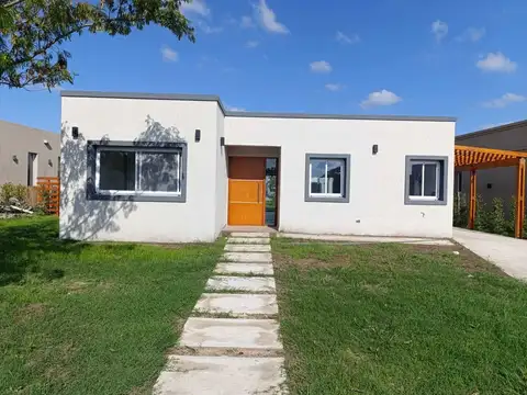 Casa  en Venta en Santa Emilia, Pilar del Este, Pilar