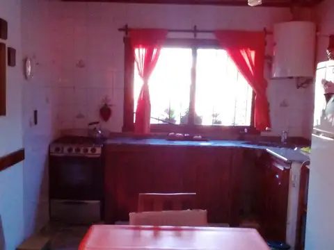 Casa 5 ambientes con 2 baños