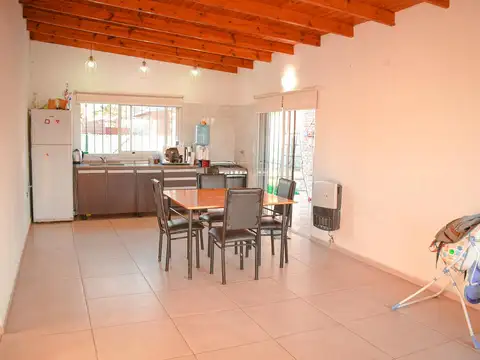 Casa en Alquiler en La Carolina, $ 600.000
